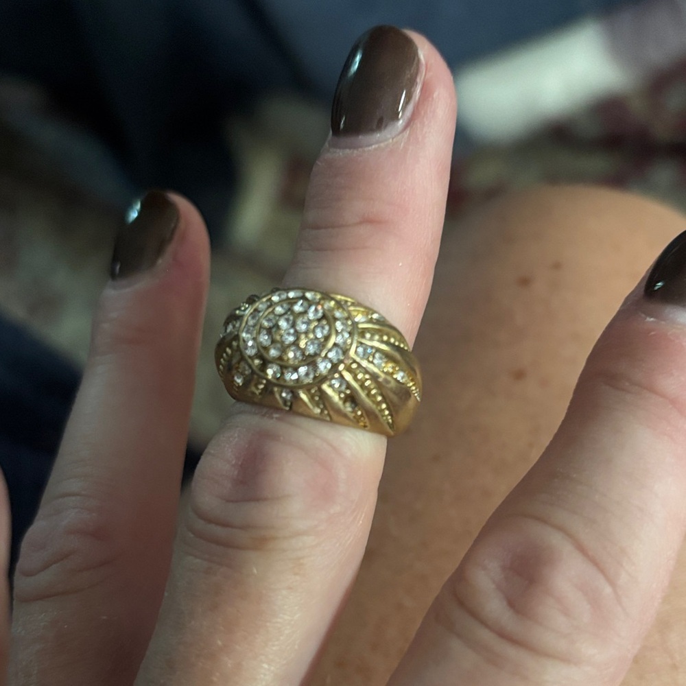 Avon Gold Women's Ring with Sparkling Accents